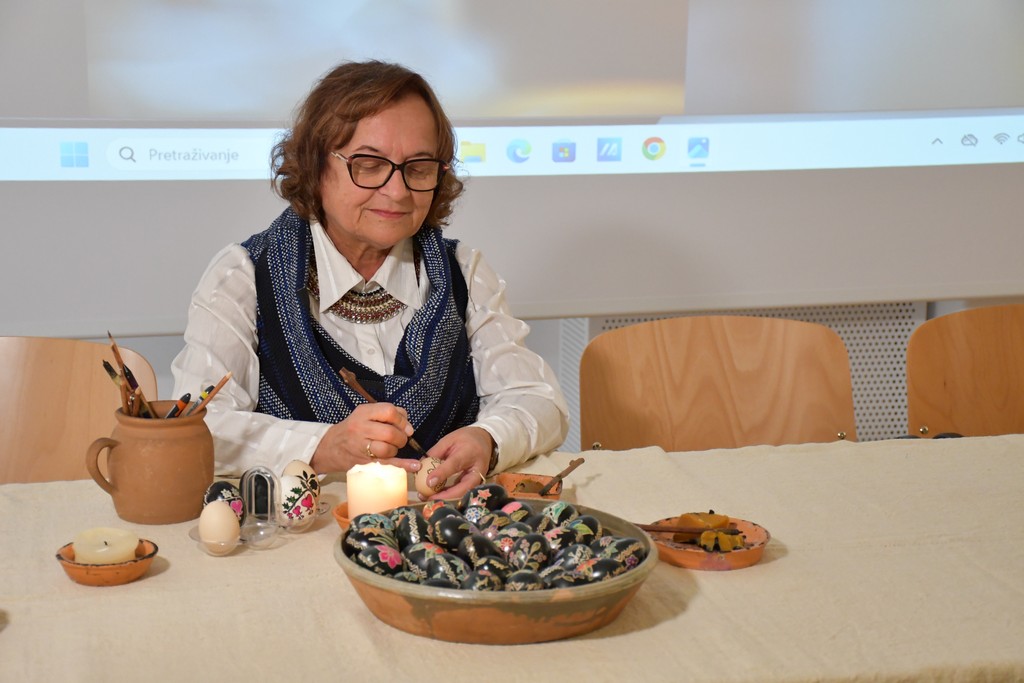 ČRNE PISANICE Predstavljeno umijeće izrade črnih pisanica, novozaštićeno nematerijalno dobro Međimurja ČRNE PISANICE Predstavljeno umijeće izrade črnih pisanica, novozaštićeno nematerijalno dobro Međimurja