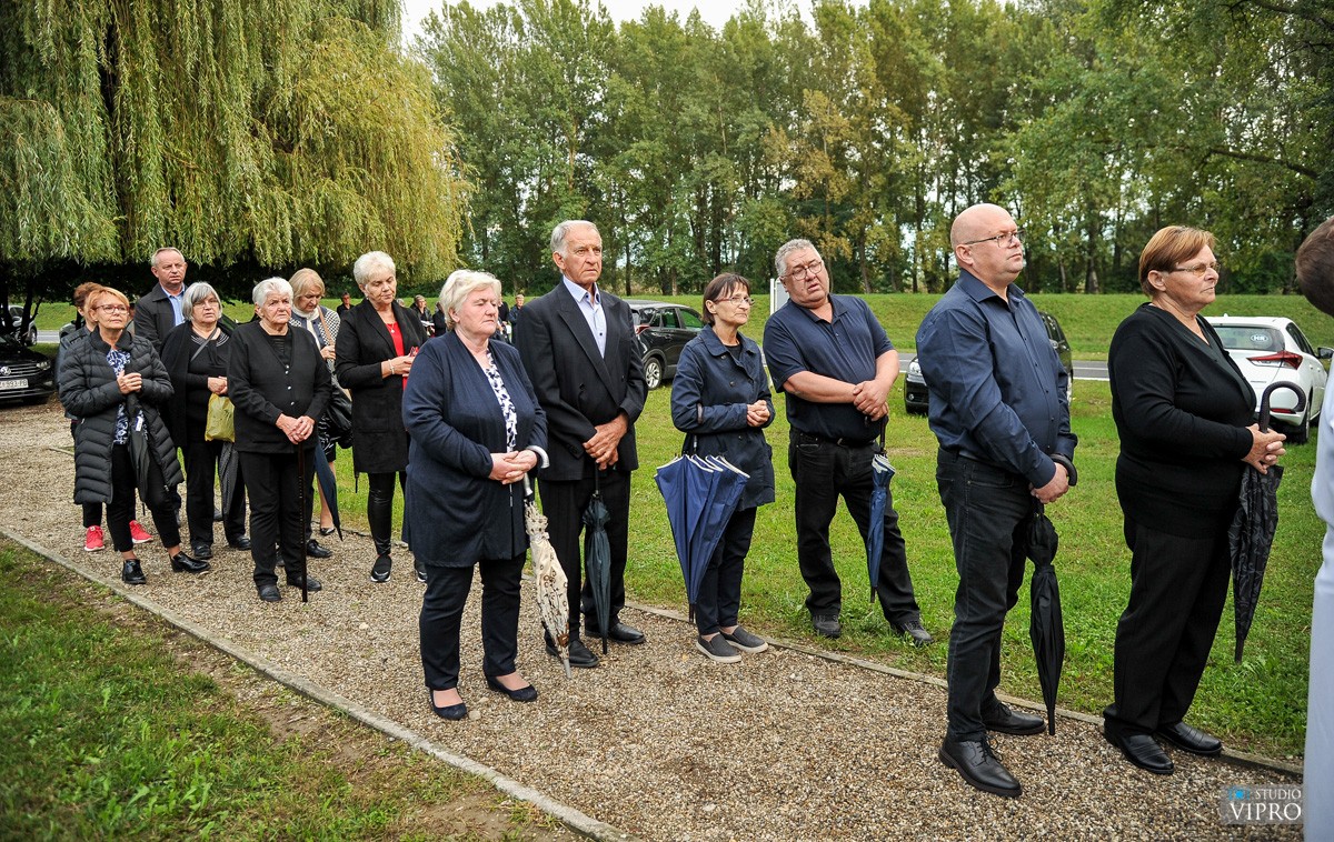 FOTO Uz molitvu i prigodan program obilježena godišnjica tragedije na rijeci Dravi