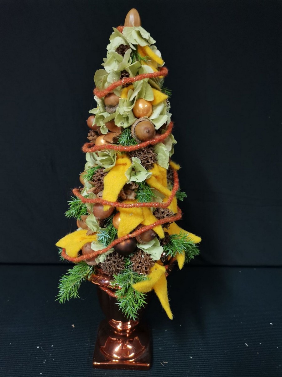 FOTO Profesorica Sabina Šegula iz Slovenije održala radionicu izrade adventskih dekoracija u Gospodarskoj školi Čakovec FOTO Profesorica Sabina Šegula iz Slovenije održala radionicu izrade adventskih dekoracija u Gospodarskoj školi Čakovec