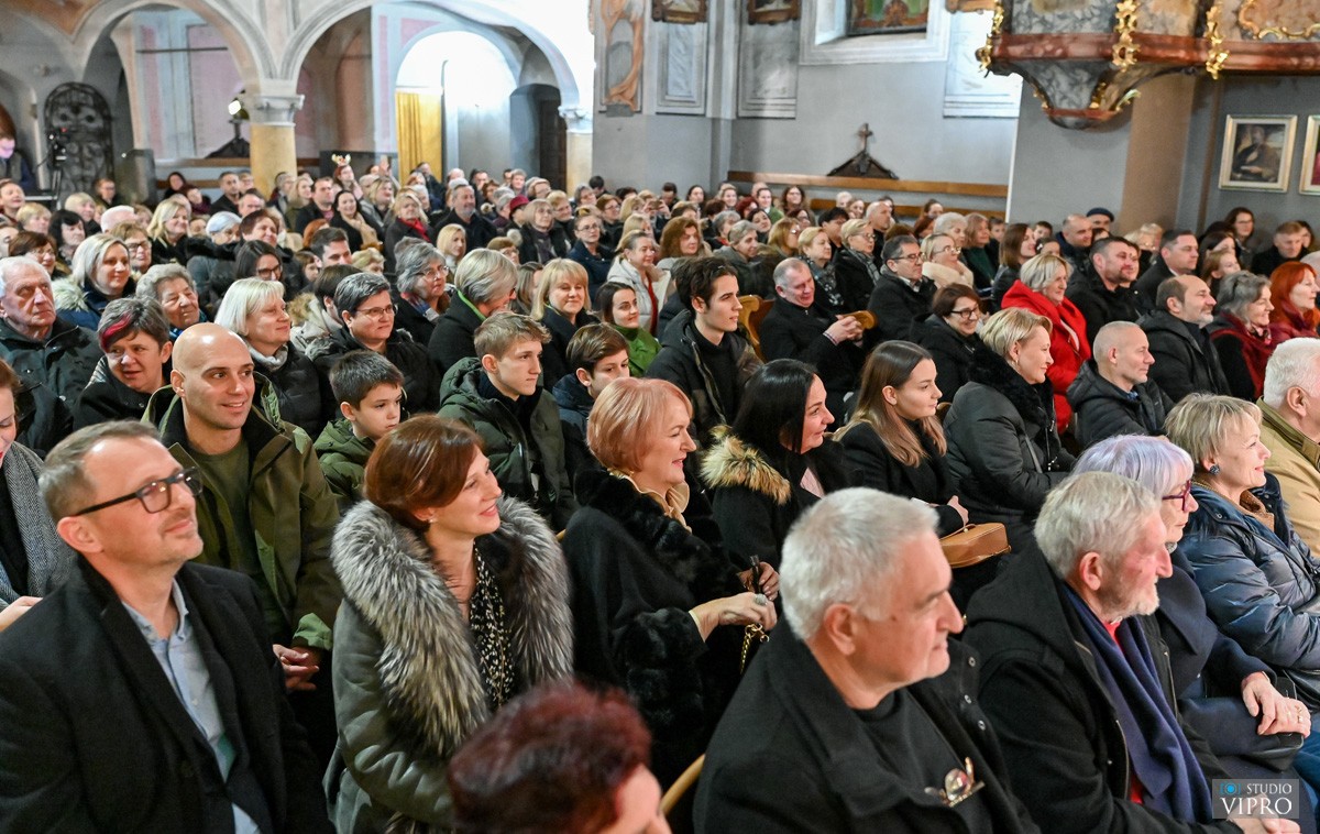 FOTO Sjajan božićni nastup Ivane i Marije Husar u Prelogu