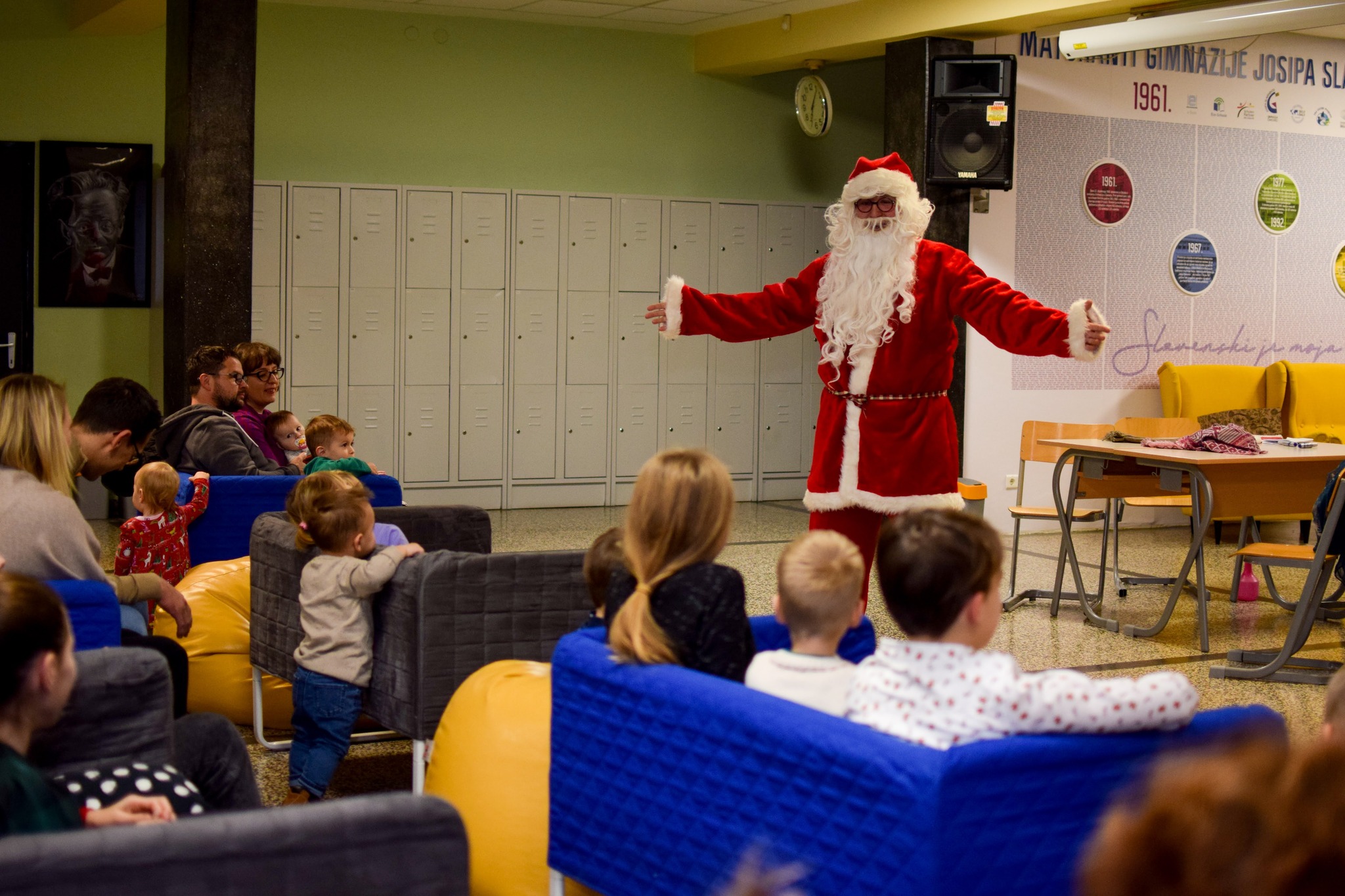 Djed Mraz u čakovečkoj Gimnaziji