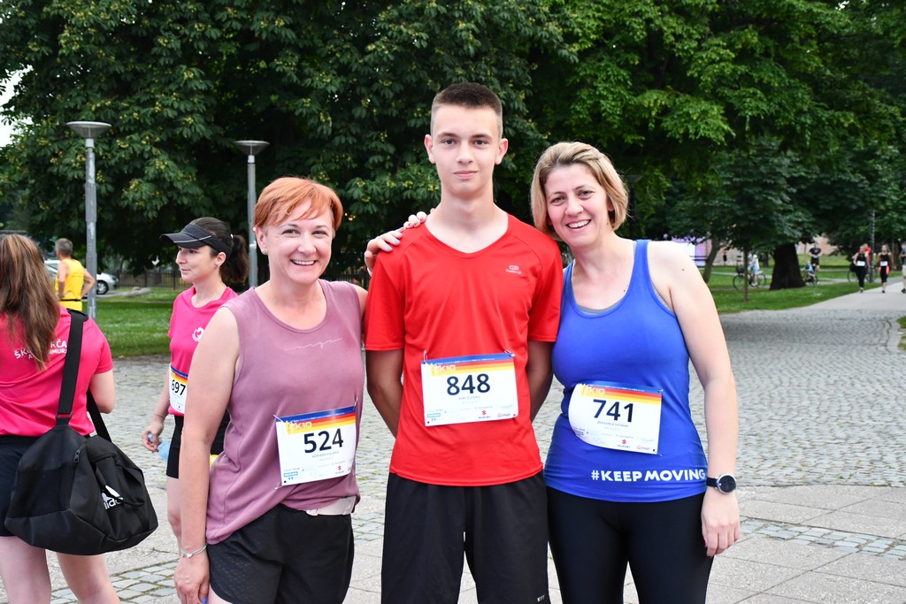 POGLEDAJTE TKO JE SVE TRČAO Veliki broj trkača na ‘Čakovečkom noćnom ceneru’