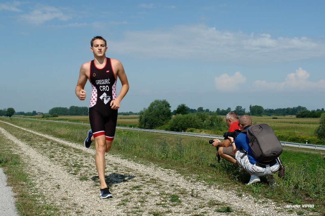 304012710dsc02311653708