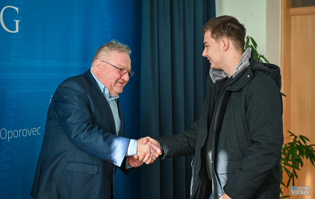 Nagrađeni uspješni učenici i studenti s područja Grada Preloga