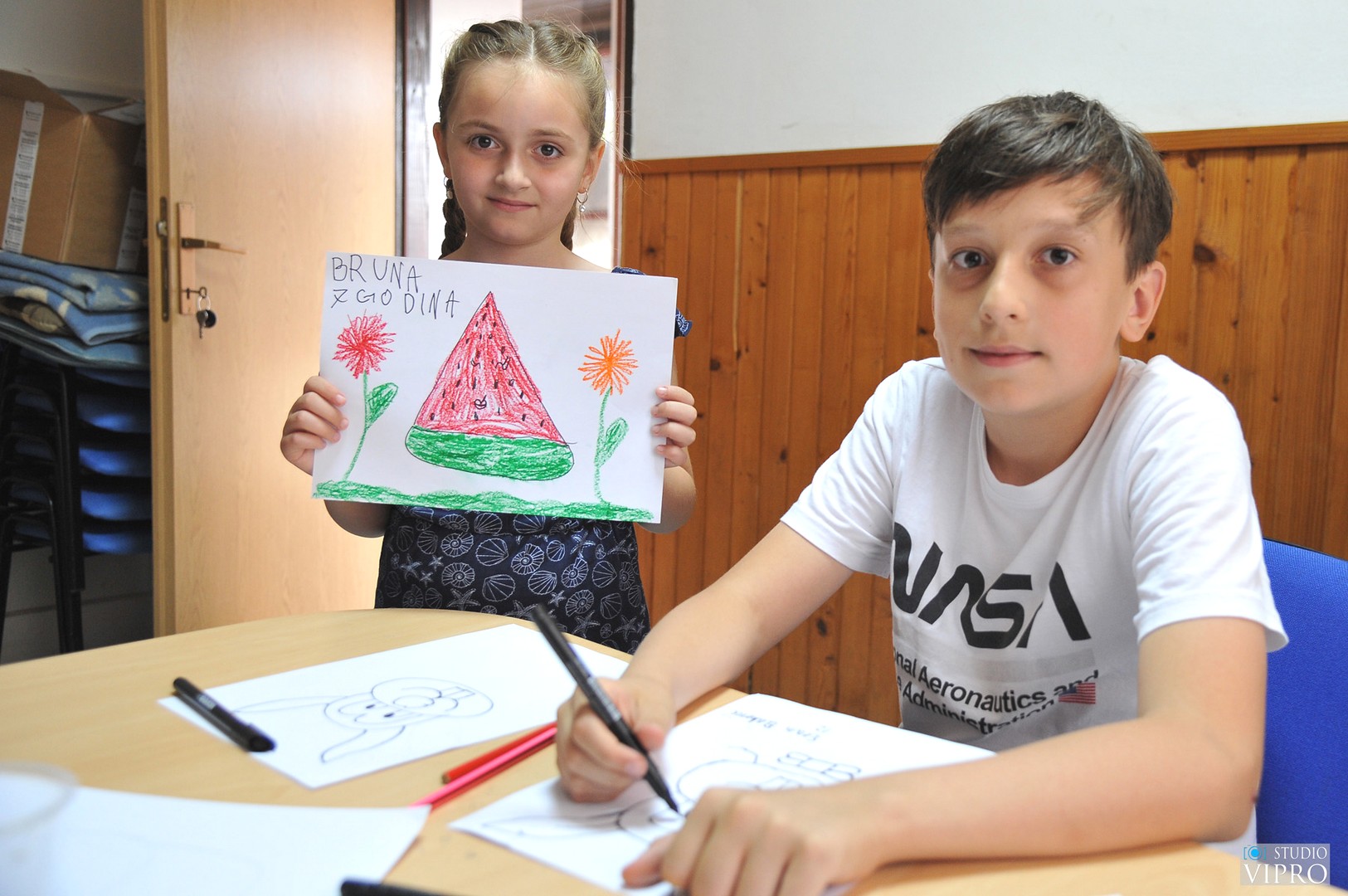 U Malom Mihaljevcu predstavljen prvi broj ‘Zlatne smolige’, humorističko-satiričkog lista