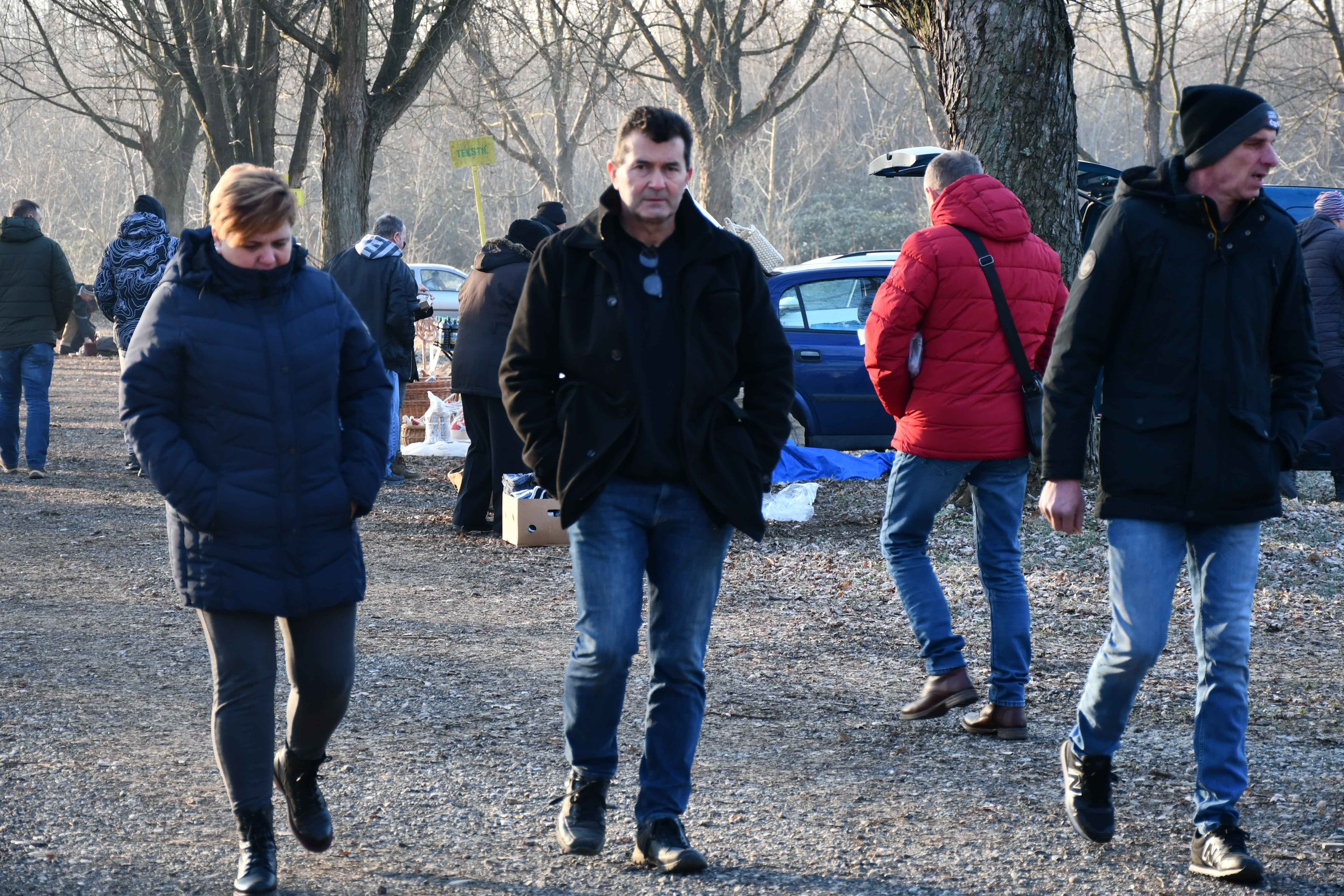 ZUBATO SUNCE Bogata ponuda voća i povrća na čakovečkom sajmu, a zaigrao se i šah!