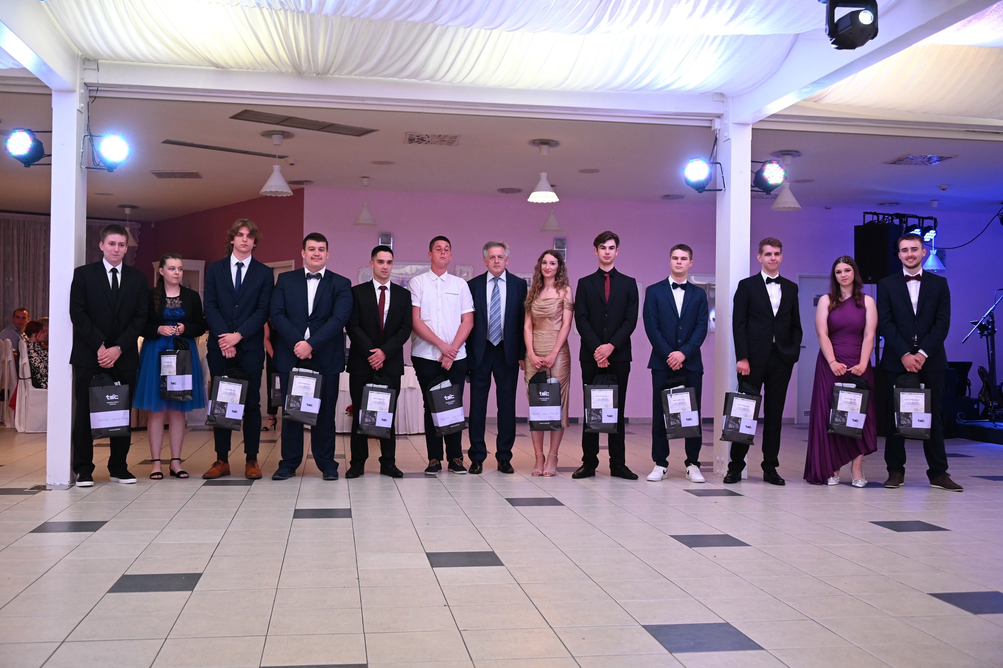 BILO JE NEZABORAVNO Maturalna večer učenika Tehničke škole Čakovec