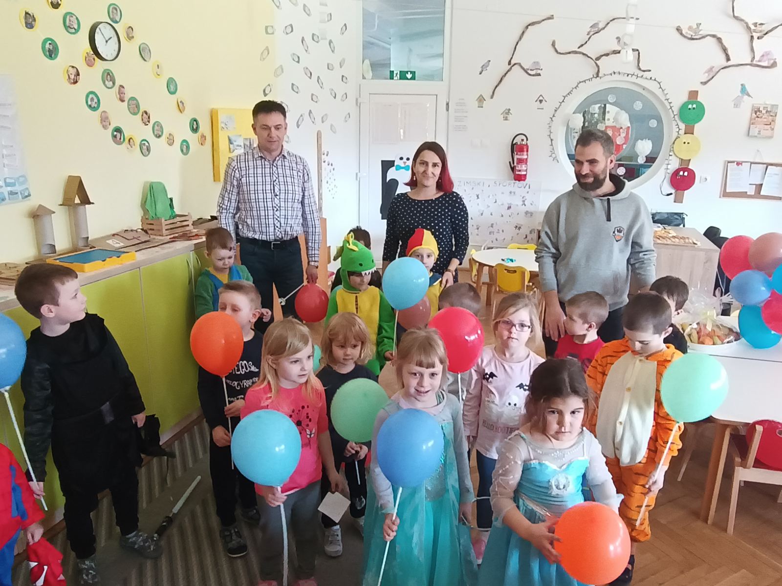 FAŠENK U VRTIĆU Kotoripske mališane balonima i voćem obradovao načelnik Friščić