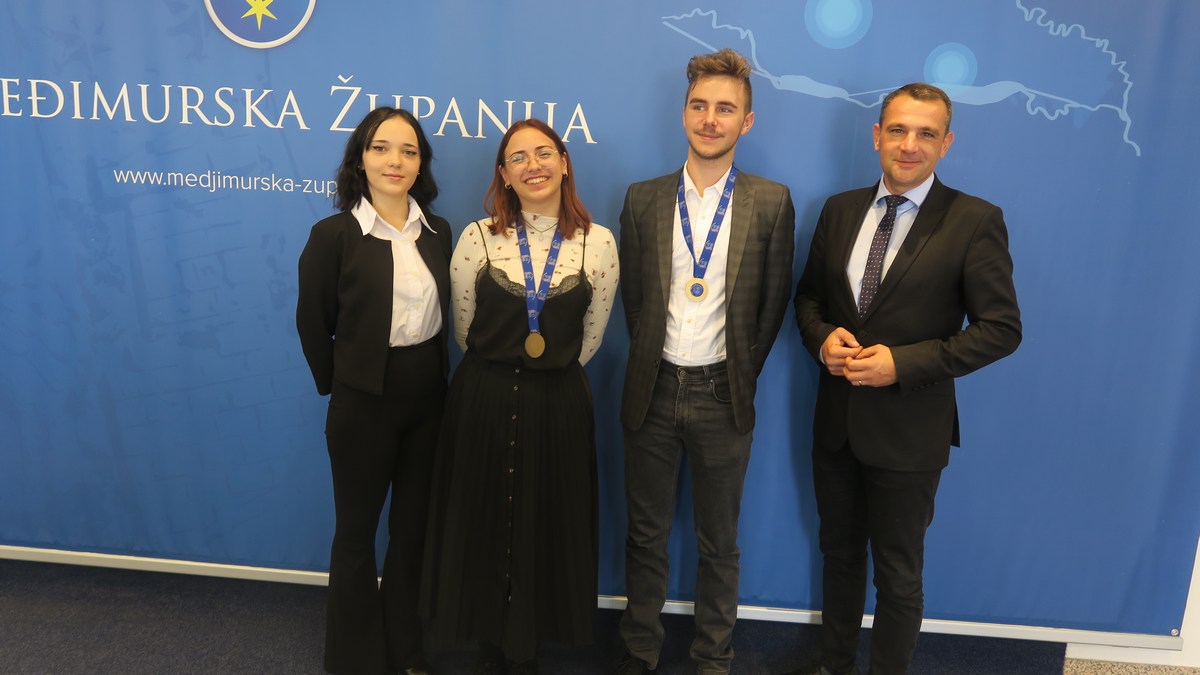 PRIJEM KOD ŽUPANA Karlo Gracin Šardi, Ema Kos i Ivana Hansderfner u samom europskom vrhu PRIJEM KOD ŽUPANA Karlo Gracin Šardi, Ema Kos i Ivana Hansderfner u samom europskom vrhu
