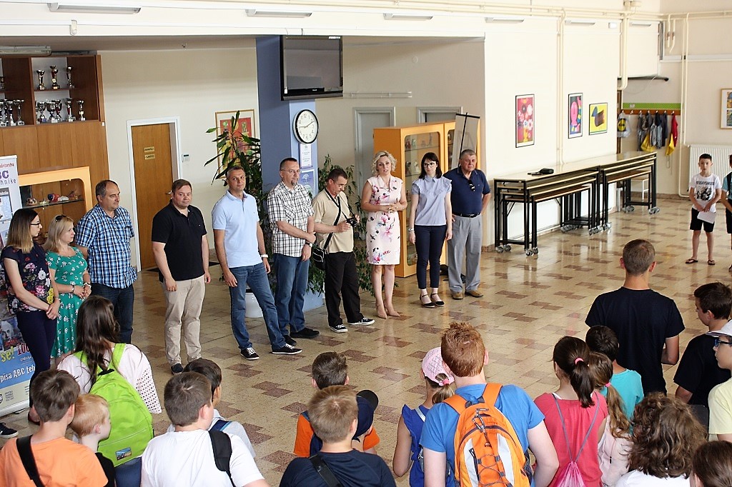 Počele ljetne radionice iz tehničke kulture, u Društvenom domu Mačkovec održava se kamp iz engleskog jezika