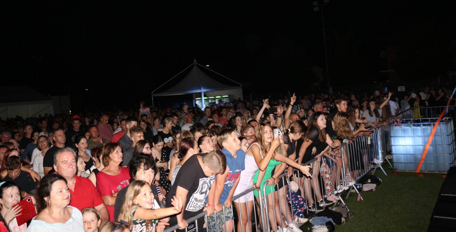 Bebek održao koncert za pamćenje u Slakovcu