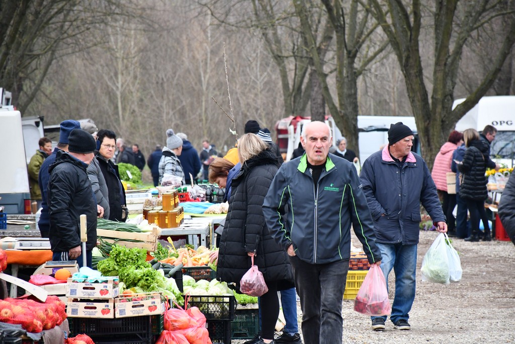 Prohladno jutro na čakovečkom sajmu, no bogata ponuda nije izostala