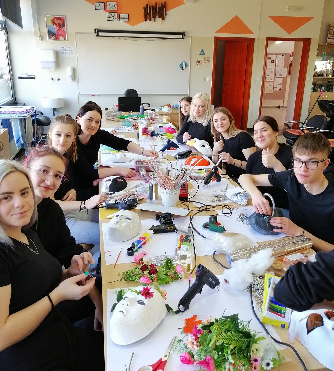 FOTO Frizeri Gospodarske škole Čakovec oslikali maske za fašnik