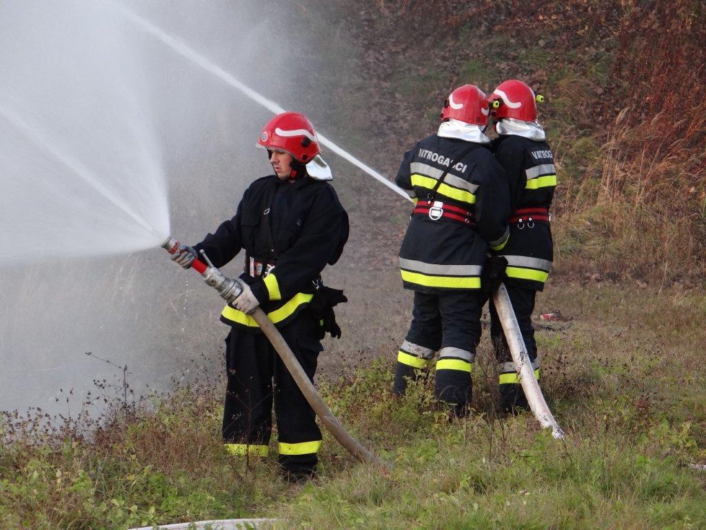 Vatrogasna vježba na obali Mičigen jezera