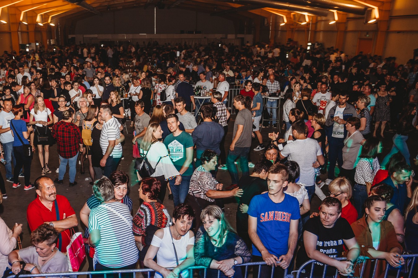 VIDEO I FOTO Neda Ukraden u Nedelišću okupila fanove svih generacija