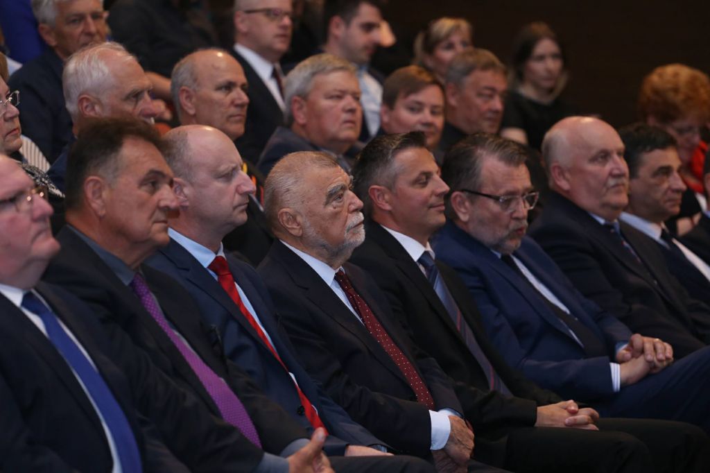 3139067410214901992200279634210