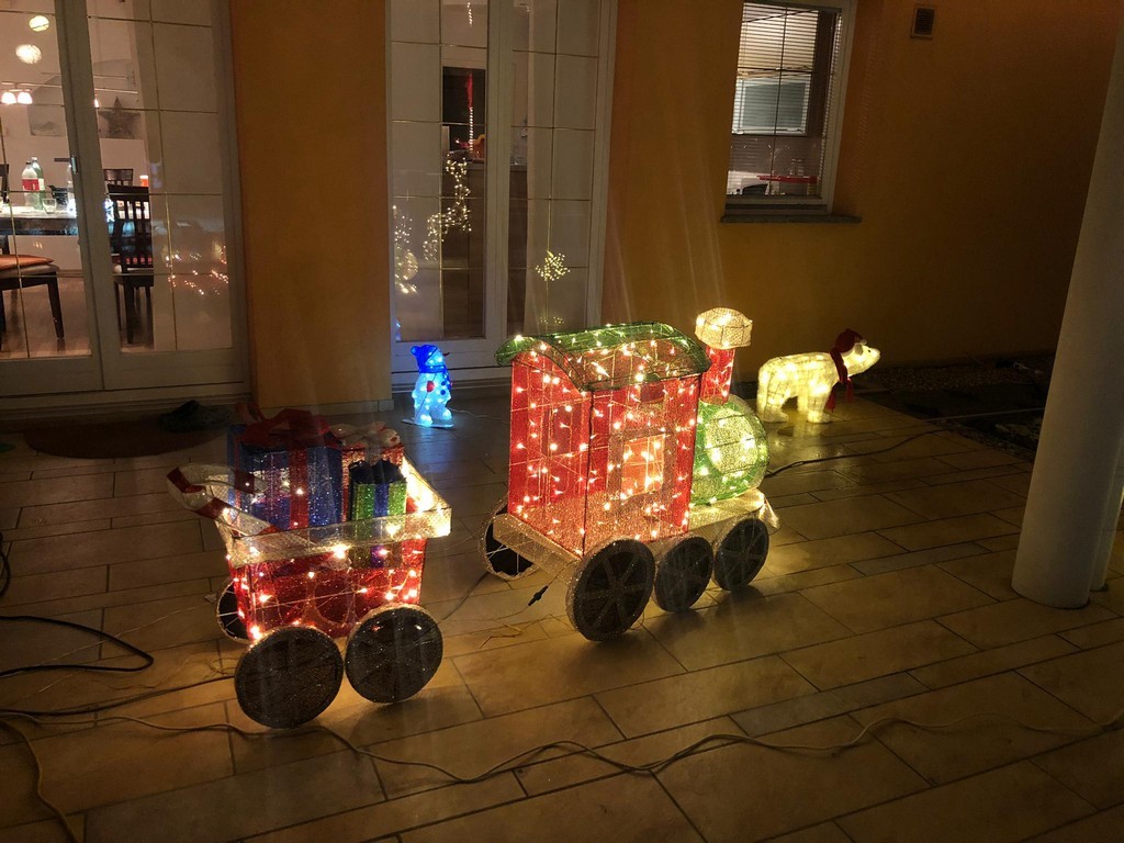 ZLATNE RUKE IVANA ŠAVORE Jaslice su moje hvala Božeku kaj sam živ