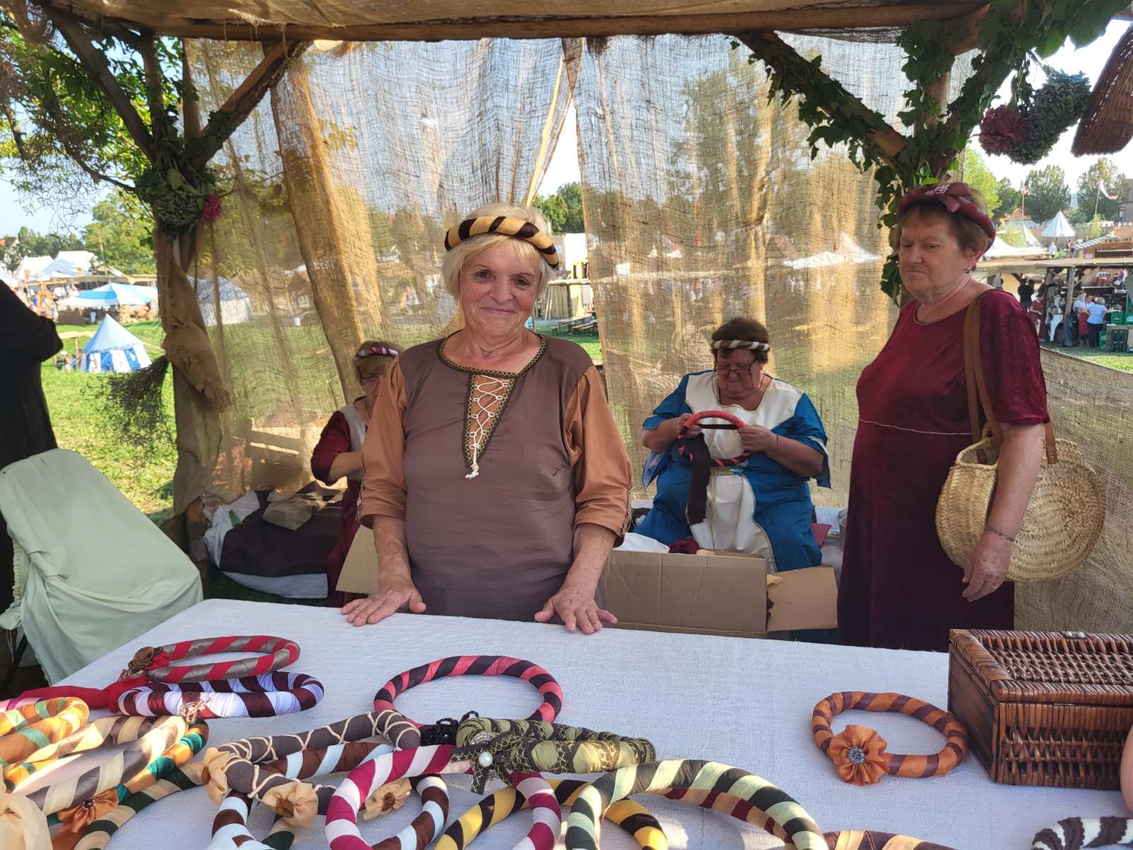 NA KOPRVNIČKIM BEDEMIMA Renesansni festival i ove godine privukao mnoštvo posjetitelja NA KOPRVNIČKIM BEDEMIMA Renesansni festival i ove godine privukao mnoštvo posjetitelja