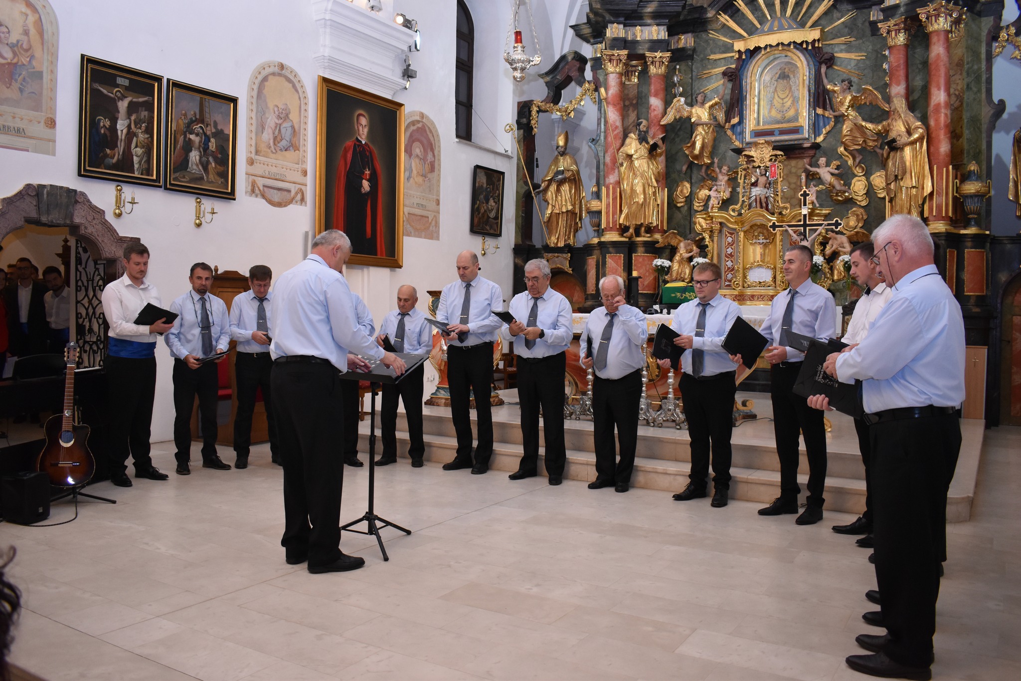 FOTO Pogledajte kako je bilo na koncertu muških zborova u Lopatincu