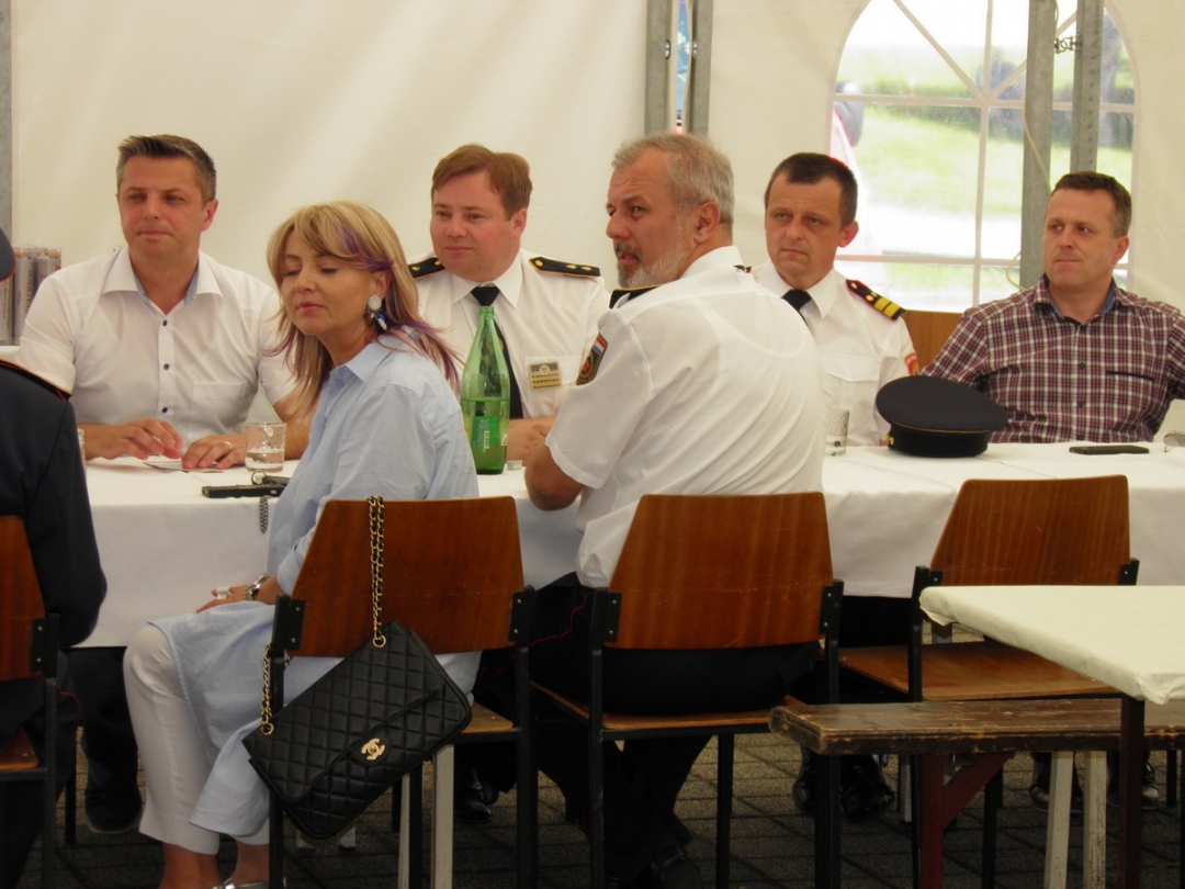 stolzauglednegostemedukojimajei