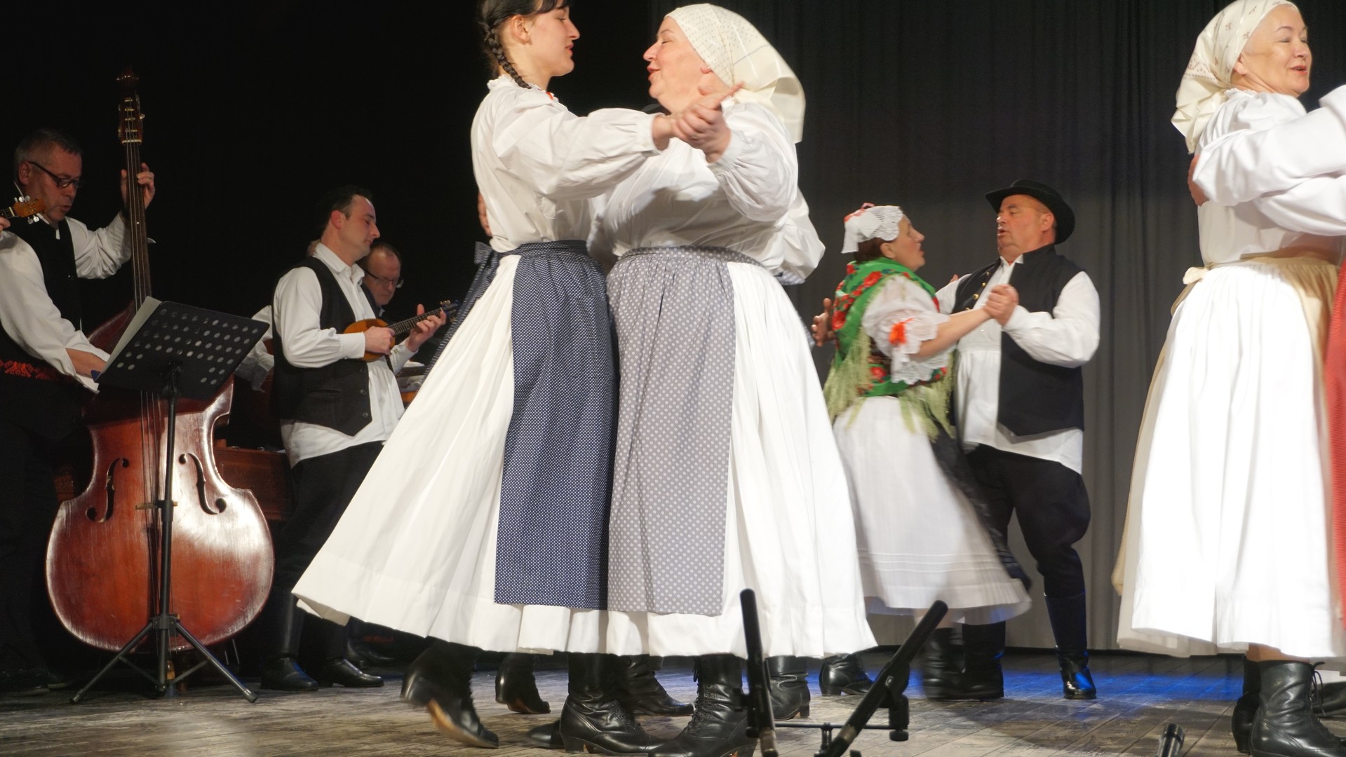Folklorni ansambl HKD Pomurje na Regionalnom susretu folklornih skupina Slovenije