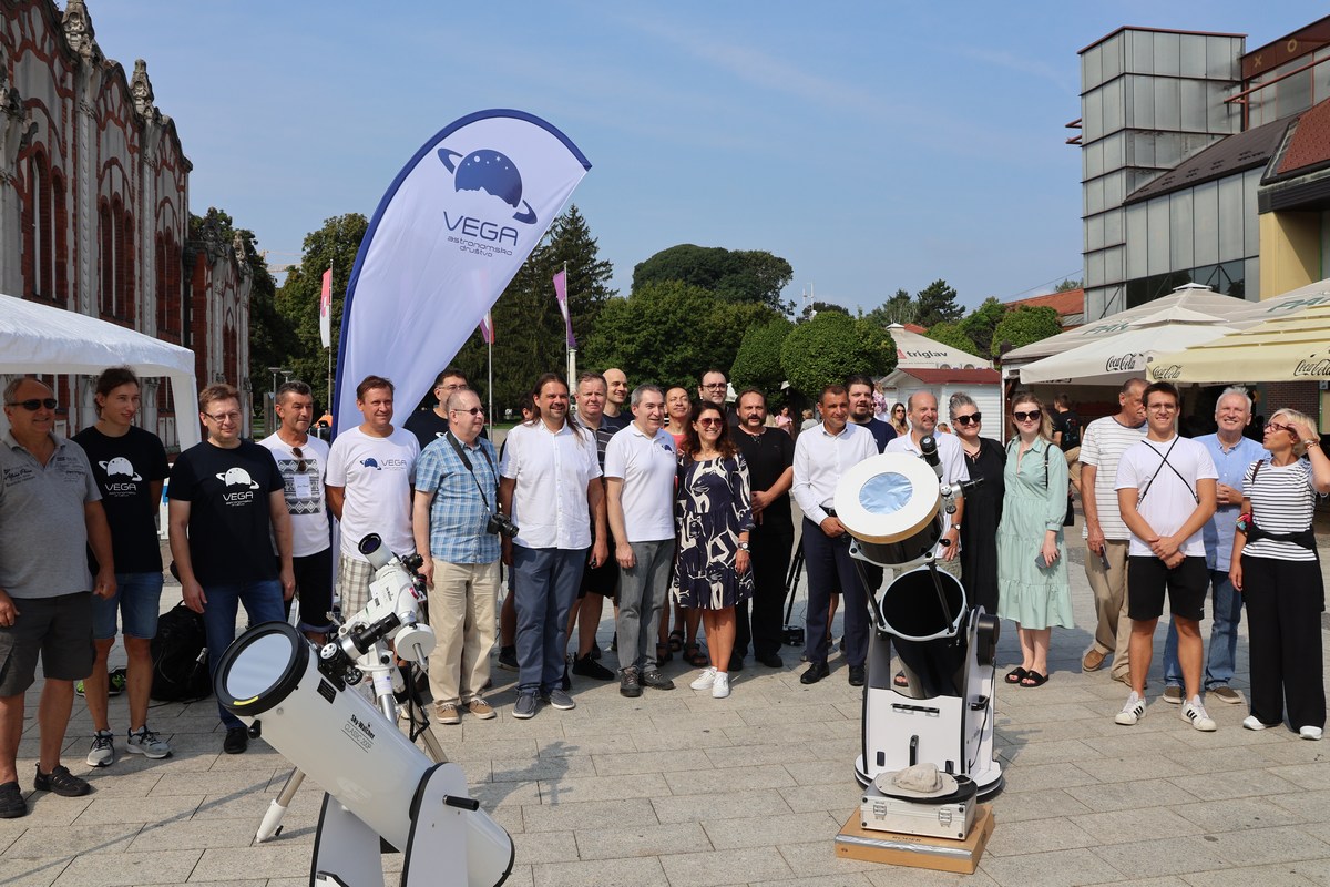 AD VEGA Regionalni susret astronomskih društava –’Međimurje – hotel s 1000 zvjezdica’ AD VEGA Regionalni susret astronomskih društava –’Međimurje – hotel s 1000 zvjezdica’