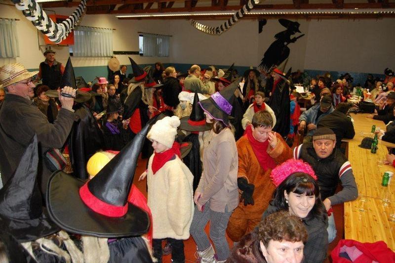 slika0015 Fašnički maskenbal u Zasadbregu (Subota, 2.2.2013.)