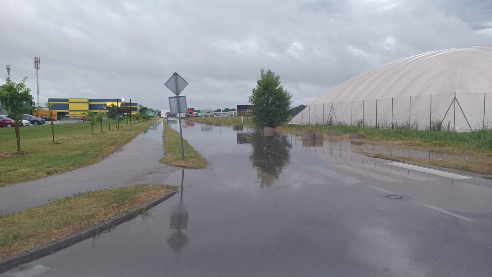 PRIPAZITE Određene ceste u Čakovcu blokirane su zbog poplava