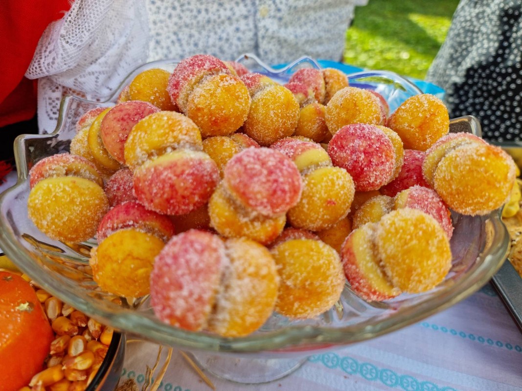 FOTO Dani kruha u Strahonincu: Kruh, peciva, odlični kolači i ostale delicije oduševili posjetitelje FOTO Dani kruha u Strahonincu: Kruh, peciva, odlični kolači i ostale delicije oduševili posjetitelje