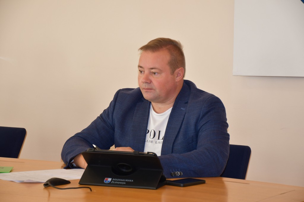 CENTRALIZACIJA BOLNICA Međimurska županija traži ocjenu ustavnosti zakona kojima osnivačka prava nad bolnicama preuzima država CENTRALIZACIJA BOLNICA Međimurska županija traži ocjenu ustavnosti zakona kojima osnivačka prava nad bolnicama preuzima država