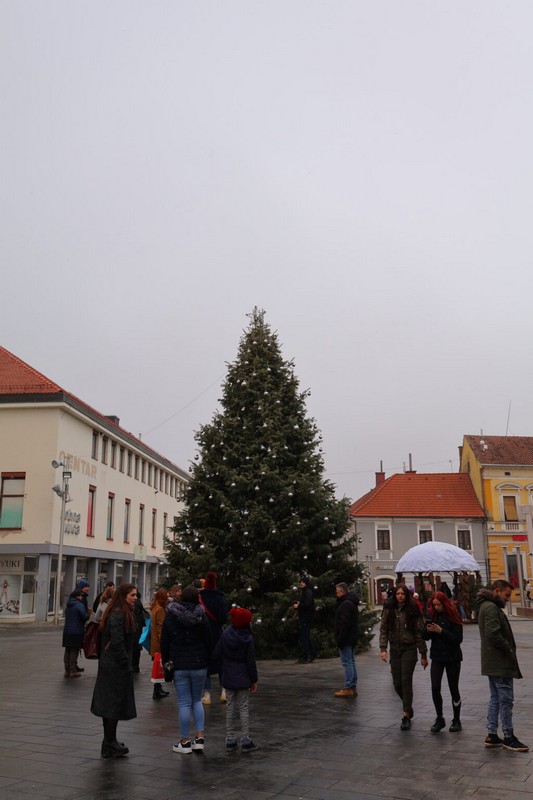 VELIKO SRCE Za više od 40 djece slabijeg imovinskog stanja ove će se godine ostvariti božićne želje