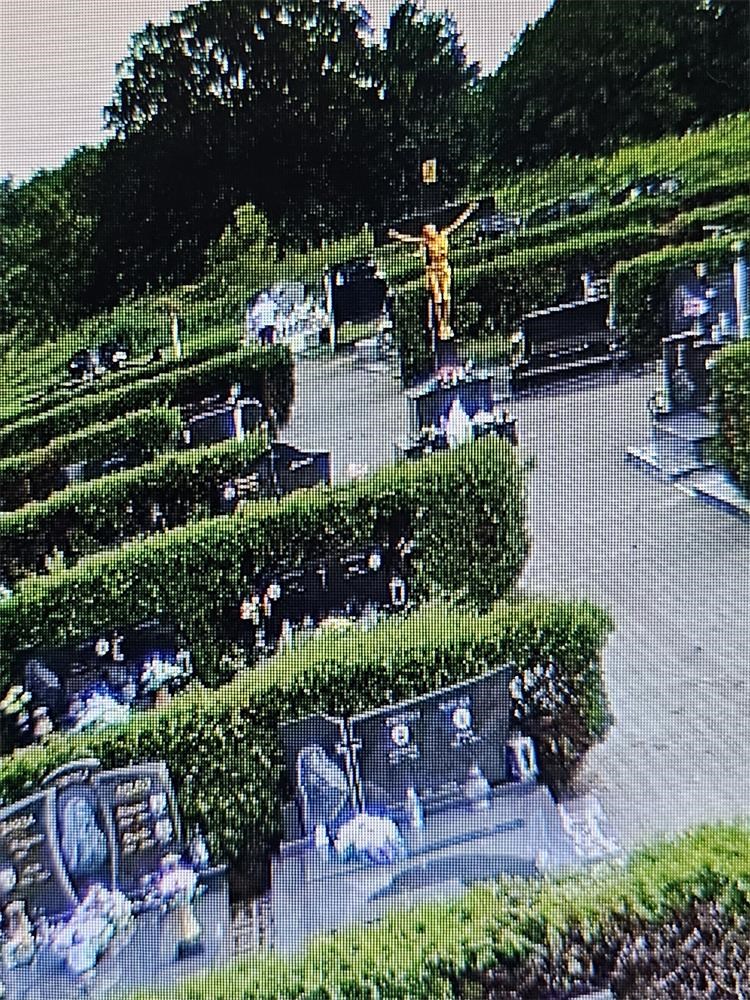 KRAĐE NA GROBLJU Prepoznajete li osobu s fotografija?