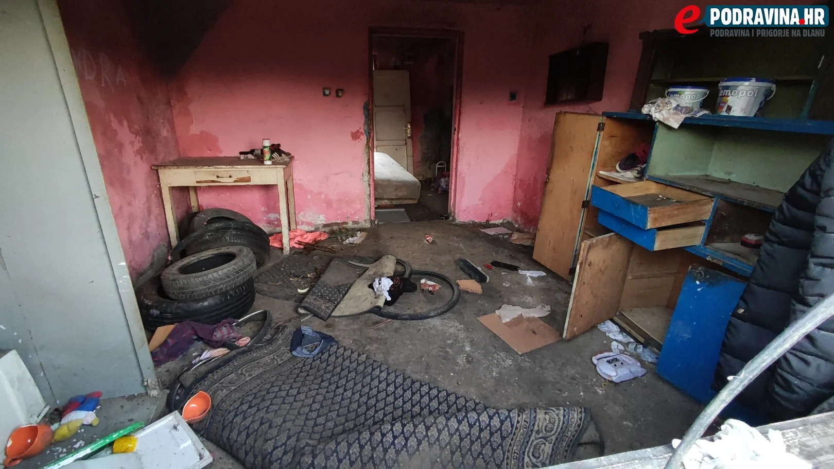 MJEŠTANIMA LAKNULO Romi iselili i sa sobom odnijeli čak i prozore, vrata, crijep…