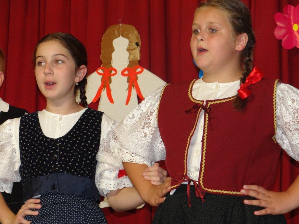 Prvi dječji folklorni susreti u Žiškovcu