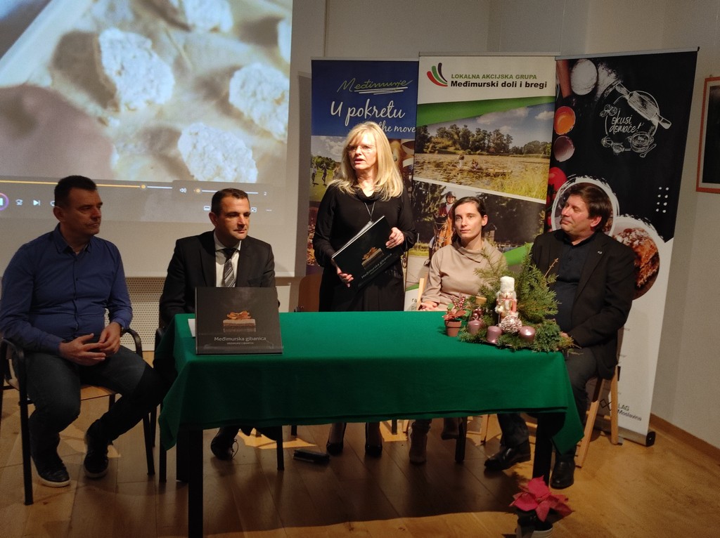 U multimedijalnoj dvorani Riznice Međimurja predstavljena monografija ‘Međimurska gibanica’ U multimedijalnoj dvorani Riznice Međimurja predstavljena monografija ‘Međimurska gibanica’