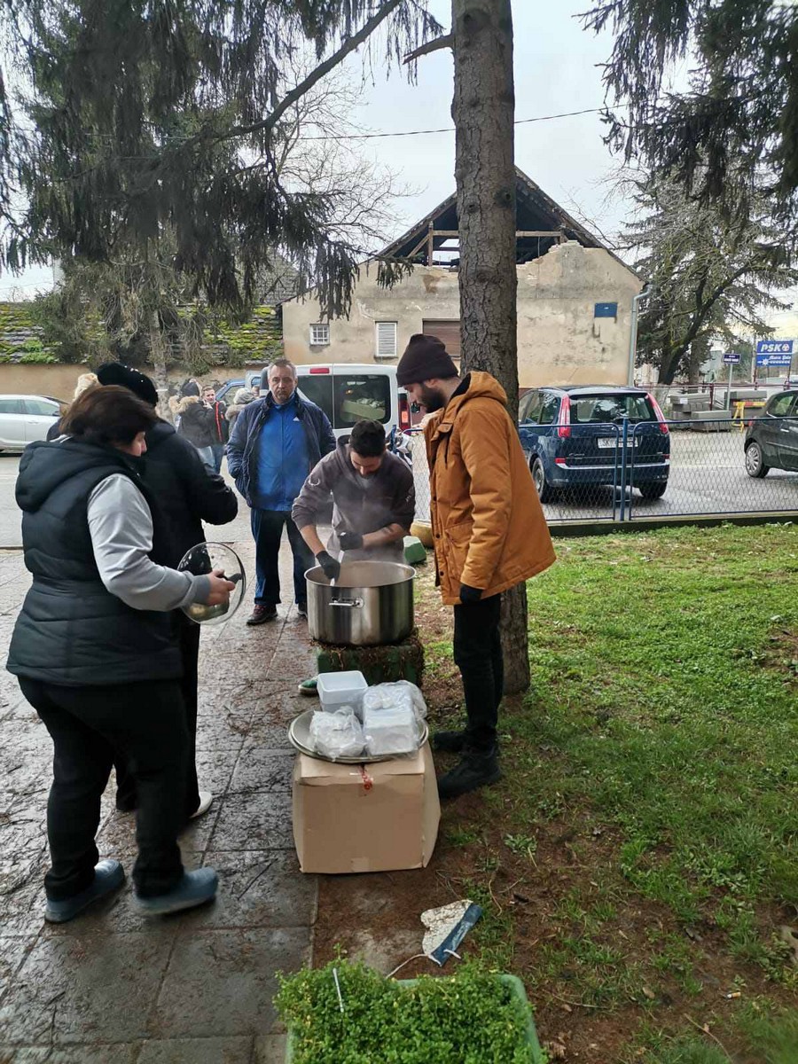 BRAVO! Međimurci Matija Bogdan i Vanja Nikolić kuhaju za stradale u potresu