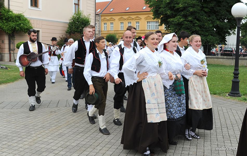 359115669dsc1833631757