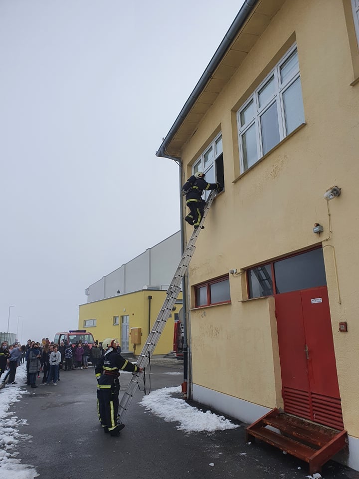 Vatrogasna vježba: ‘Potresi’ u vrtiću Suncokret i OŠ Strahoninec