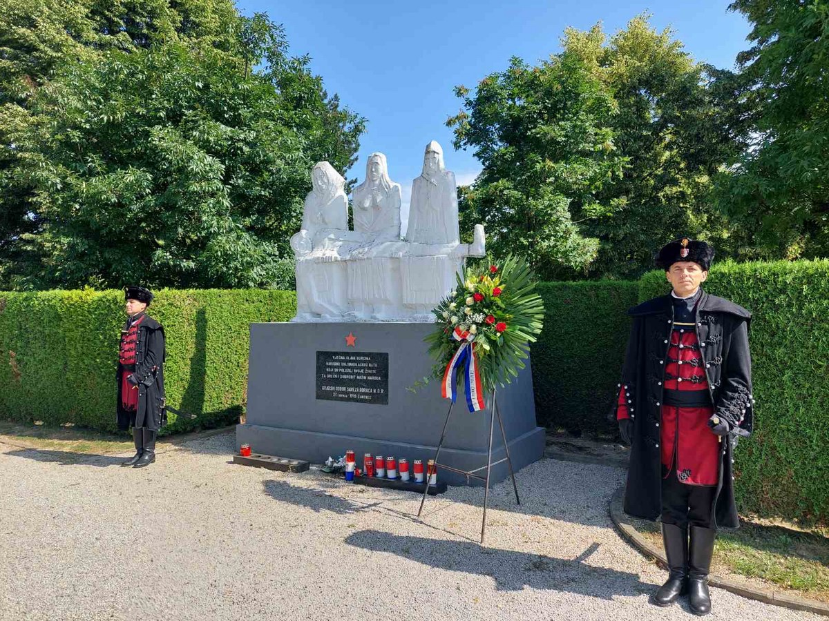 Odavanjem počasti svim poginulim i nestalim braniteljima i pripadnicima antifašističkog pokreta obilježen Dan antifašističke borbe u Međimurju Odavanjem počasti svim poginulim i nestalim braniteljima i pripadnicima antifašističkog pokreta obilježen Dan antifašističke borbe u Međimurju