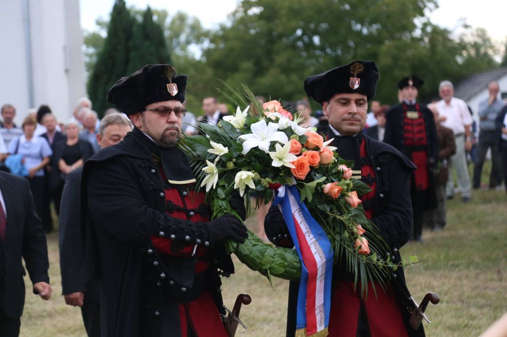 2145841610212942451692991133041