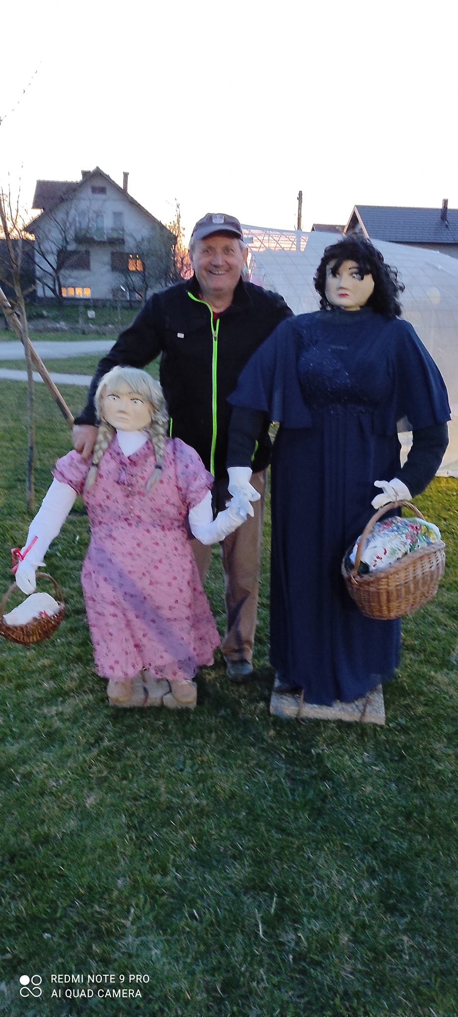 Park u Gardinovcu zasjao u uskrsnom ruhu: Stigle proljetne vile, zečići, jaja, pilići…