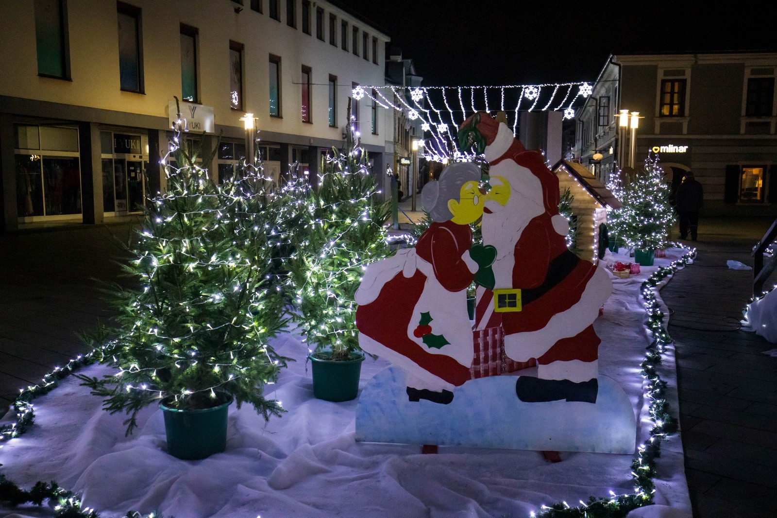OVO JE PREKRASNO Božićno uređenje u centru Čakovca će vas oduševiti
