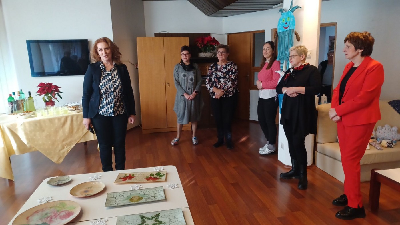 FOTO U tijeku je krasna Božićna izložba ručnih radova korisnika Doma za starije i nemoćne osobe u Čakovcu