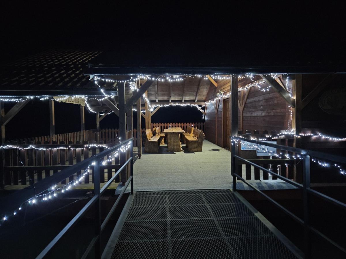 Nautički klub ‘Fljosjar’ u predivnom božićnom ambijentu