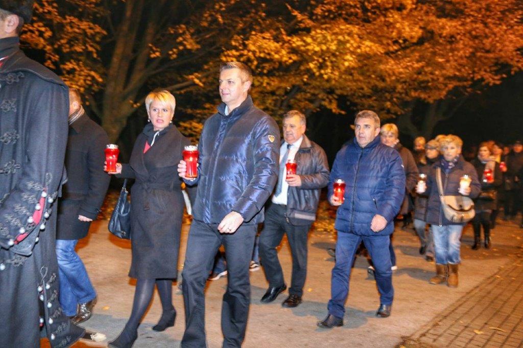 2373241210213512007651534277326