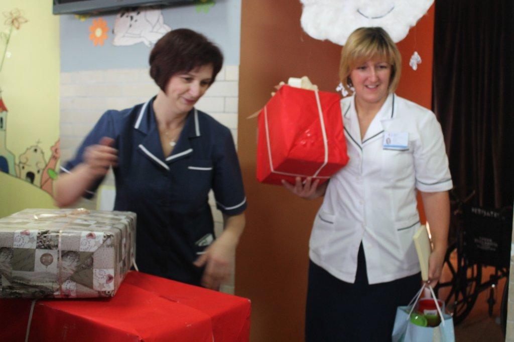 Osnovci šenkovečke škole posjetili bolesne mališane u čakovečkoj bolnici