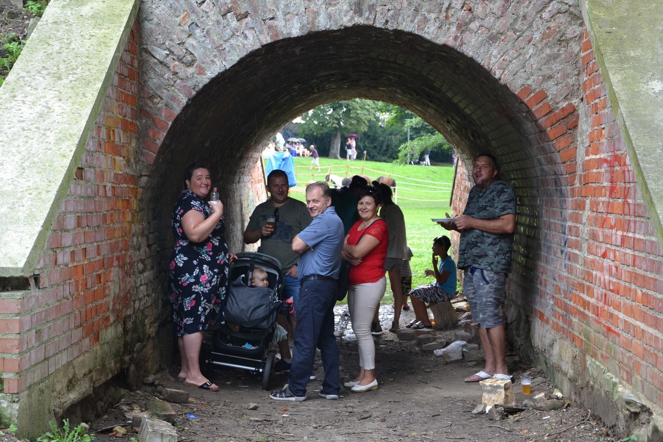 U jezeru Staroga Grada posjetitelji uživali u besplatnom ručku