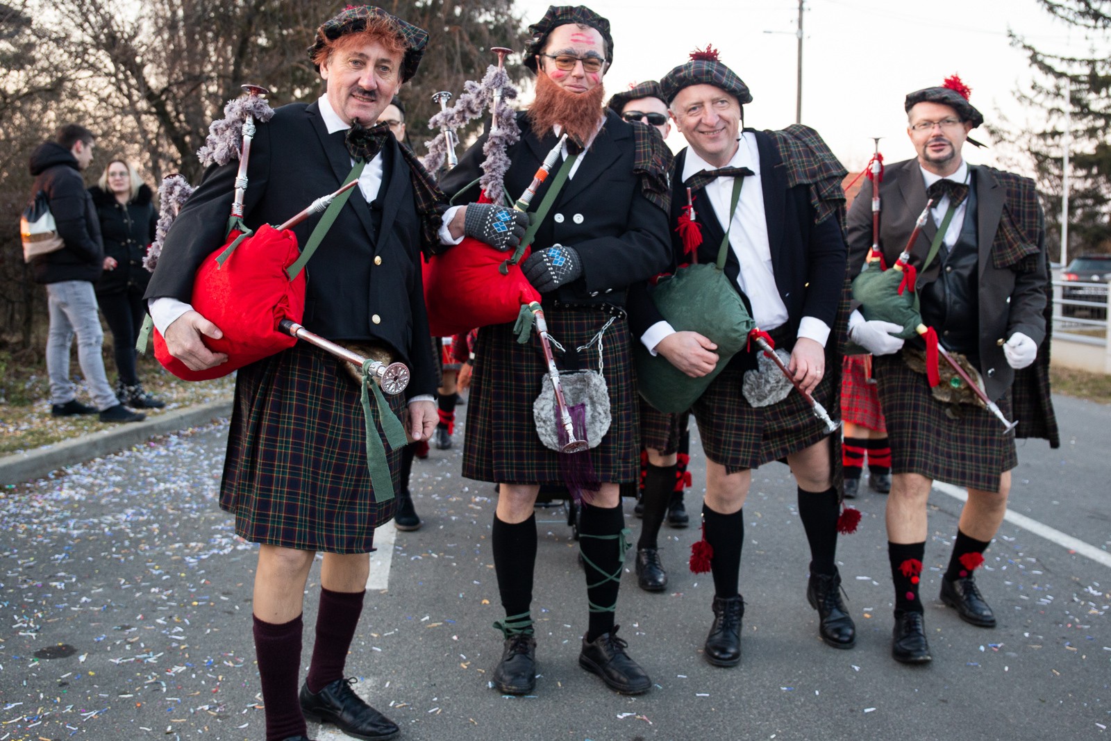 DOMIŠLJATE MAŠKARE U ZASADBREGU Bolničari, vještice, Škoti…