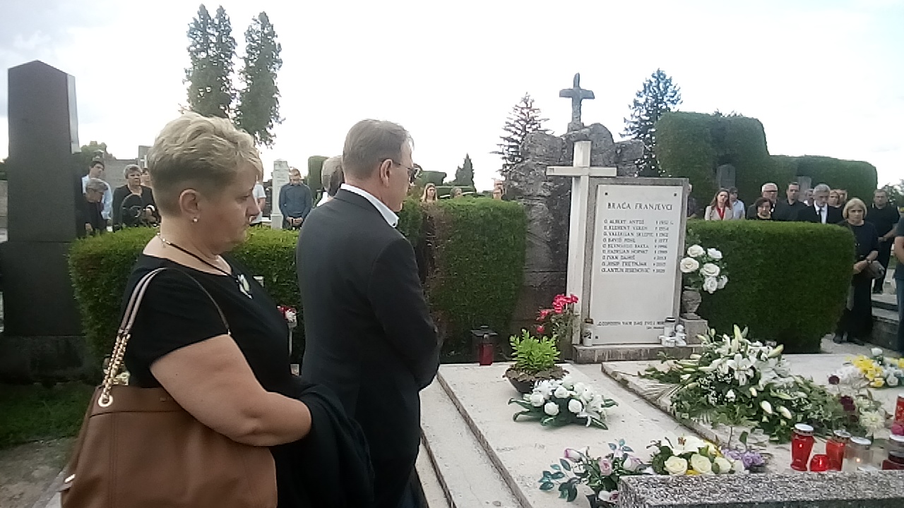 TRI MJESECA NAKON SMRTI Župljani se oprostili od omiljenog fra Antuna Jesenovića