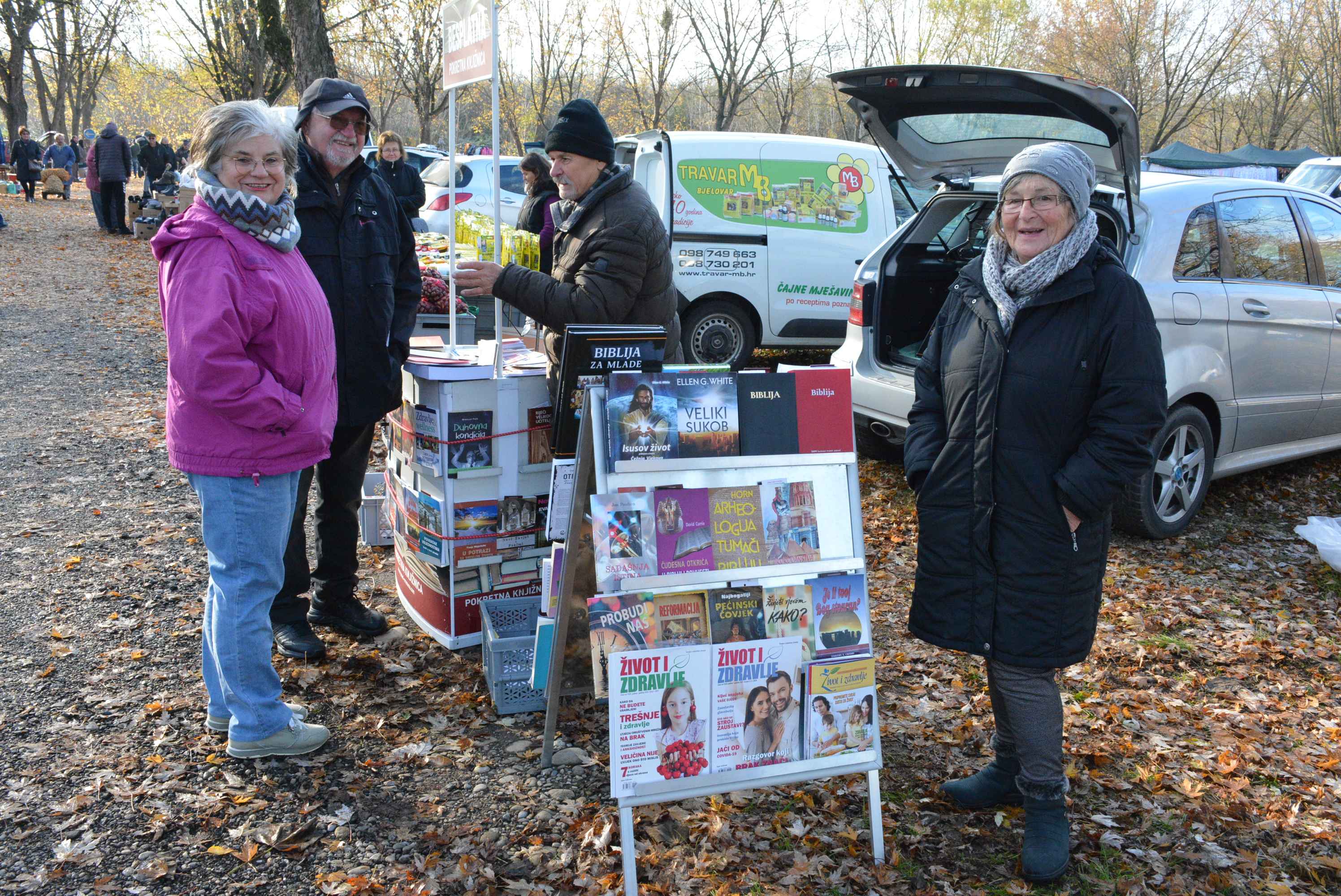 FOTO Čakovečki sajam odolijeva zimskoj hladnoći – posjetitelji hrabro istraživali bogatu ponudu unatoč mrazu na automobilima